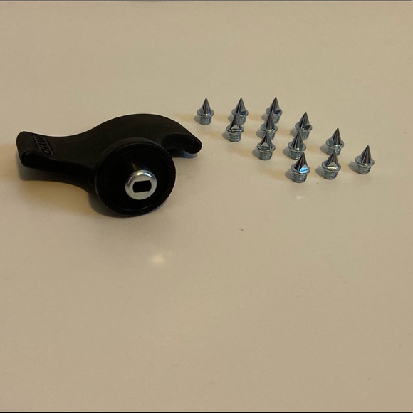 Under Armour Track Shoes - Picture 7 of 7